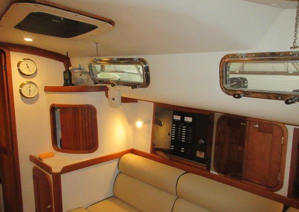 Legacy-yachts 34-SEDAN image