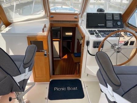 Legacy Yachts 34 Sedan image