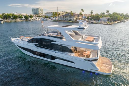 Galeon 680 Fly image