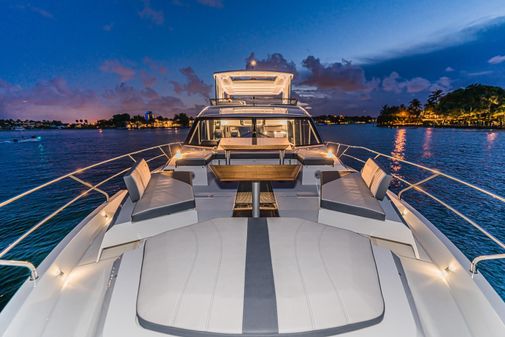 Galeon 680 Fly image