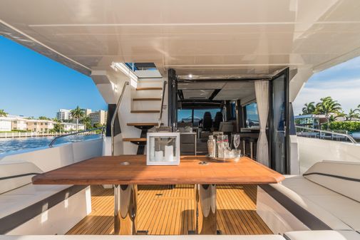 Galeon 680 Fly image