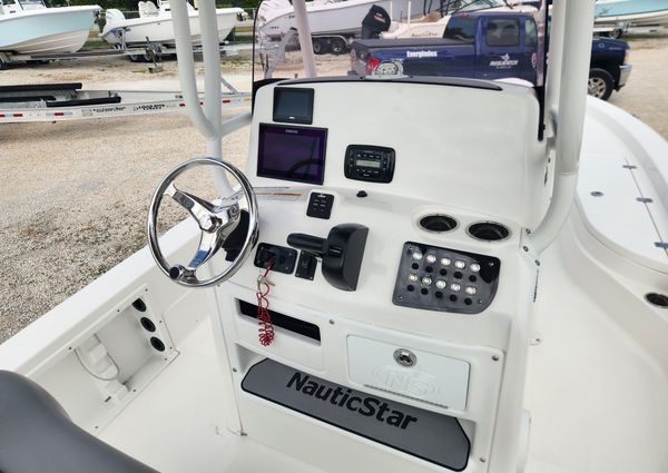 Nauticstar 227XTS image