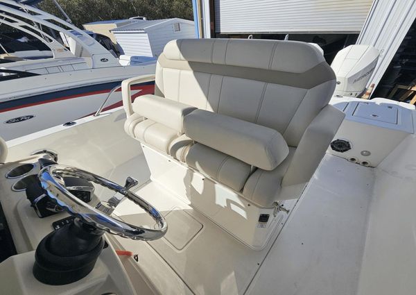 Boston Whaler 280 Dauntless image