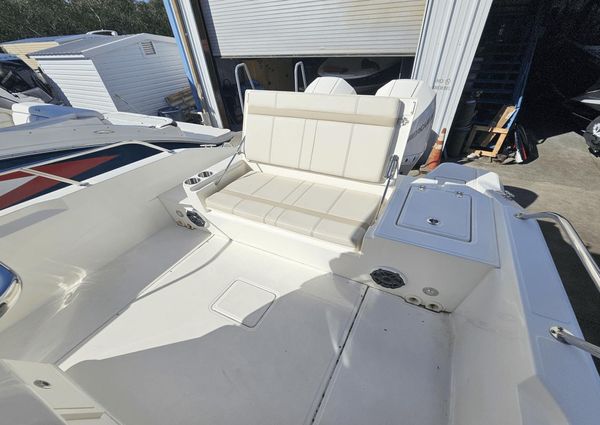 Boston Whaler 280 Dauntless image