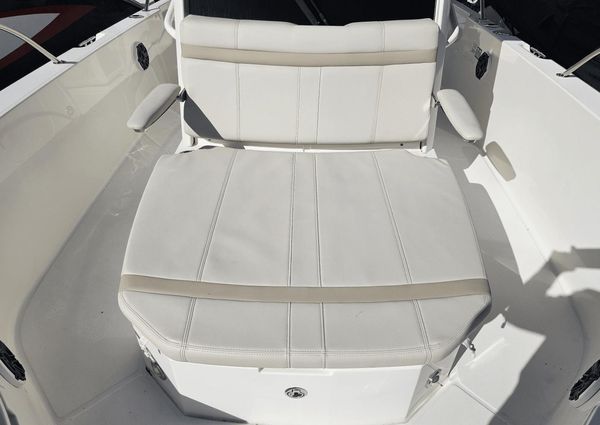 Boston Whaler 280 Dauntless image