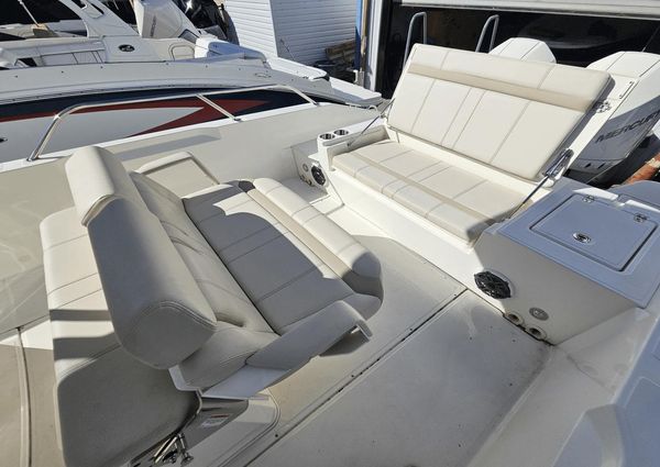 Boston Whaler 280 Dauntless image