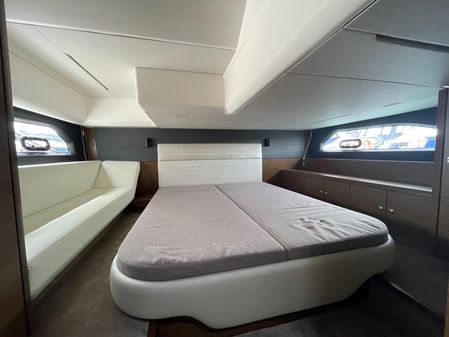 Bavaria R40 Coupe image