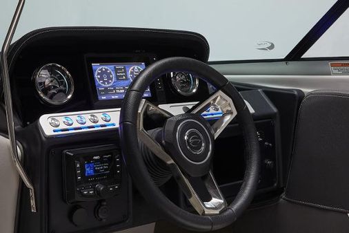 Crownline 240-SS image
