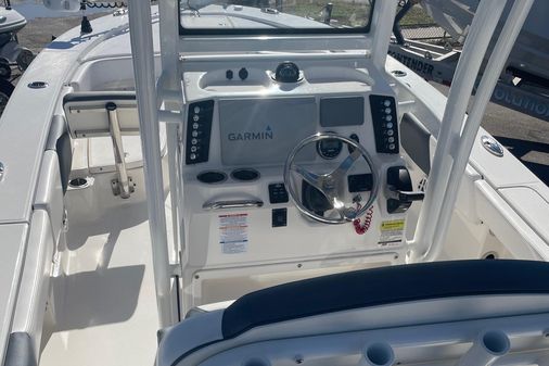 Robalo 246-CAYMAN image