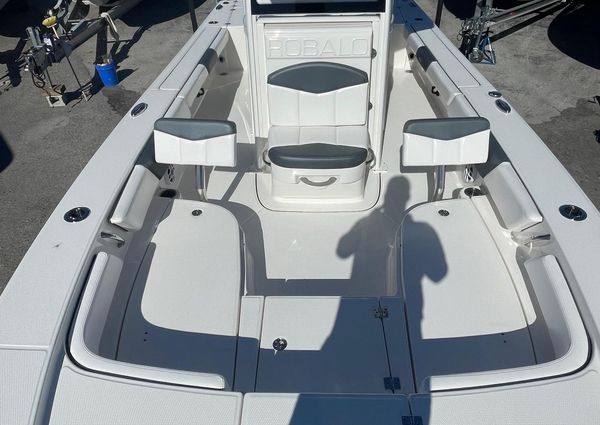 Robalo 246-CAYMAN image