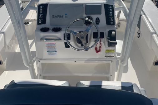 Robalo 246-CAYMAN image