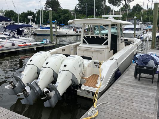 Boston Whaler 380 Outrage - main image