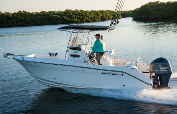 2023 Century 2200 Center Console