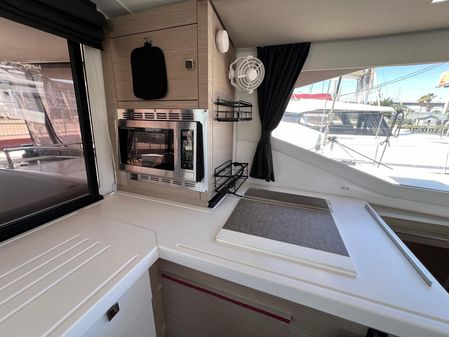 Fountaine Pajot Lucia 40 image