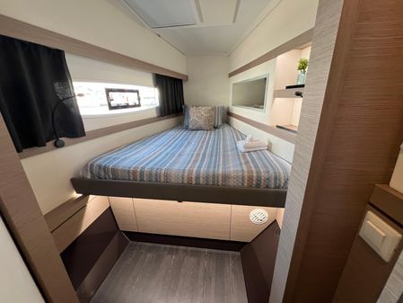 Fountaine Pajot Lucia 40 image