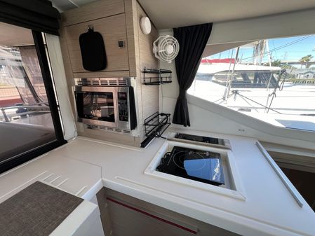 Fountaine Pajot Lucia 40 image