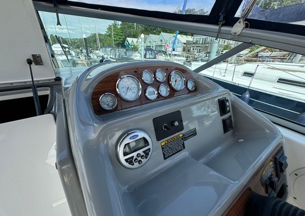 Bayliner 285 image