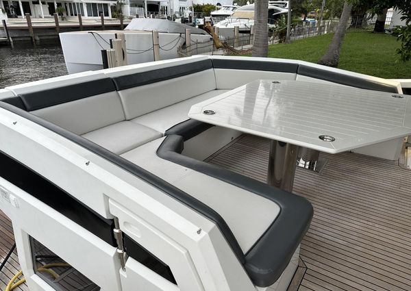 Galeon 650 Sky image