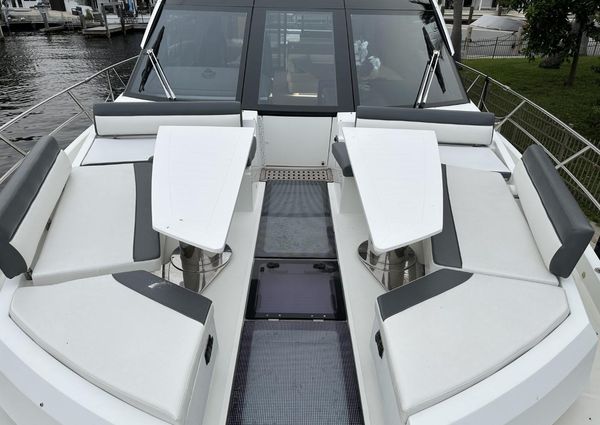 Galeon 650 Sky image