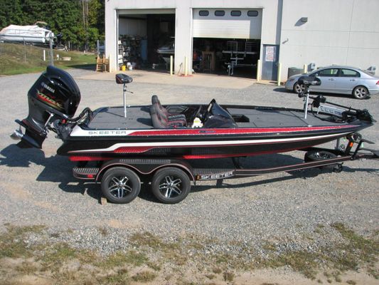 Skeeter ZX200 - main image