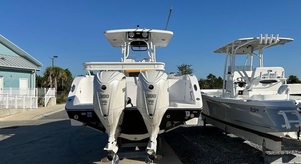 Century 3200 Center Console image