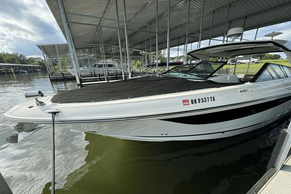 Sea Ray SLX 400 - main image