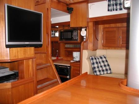 Tayana 460 Vancouver Pilothouse image