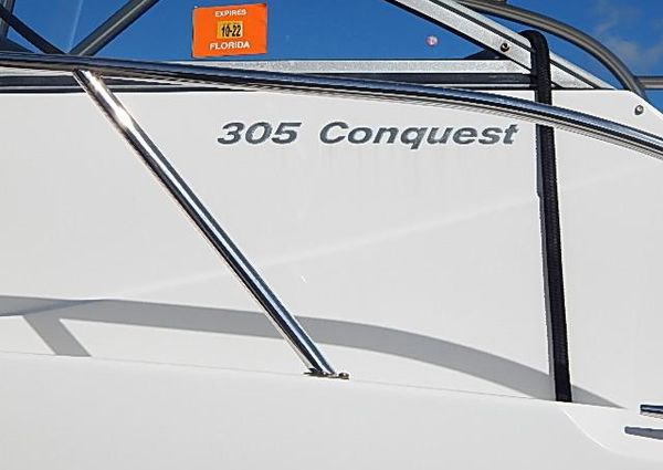 Boston Whaler 305 Conquest image