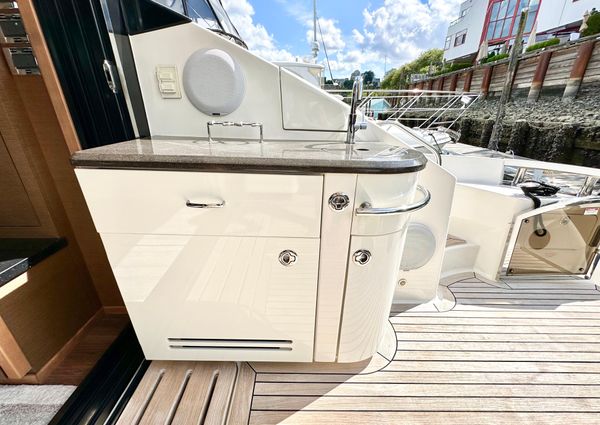 Sea Ray L650 image