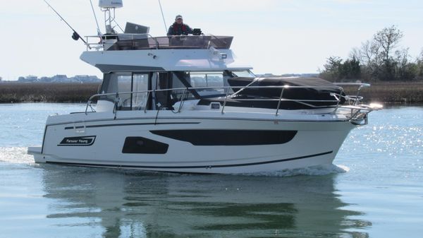 Jeanneau 1095 Flybridge