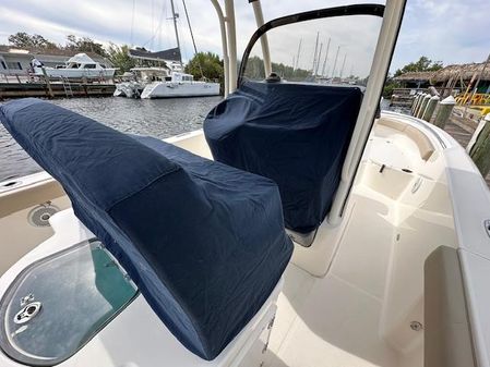 Pursuit C 260 Center Console image