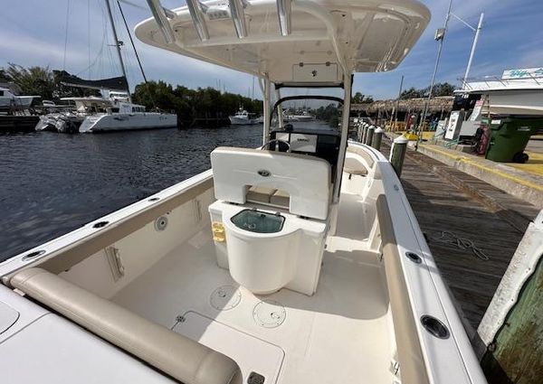 Pursuit C 260 Center Console image