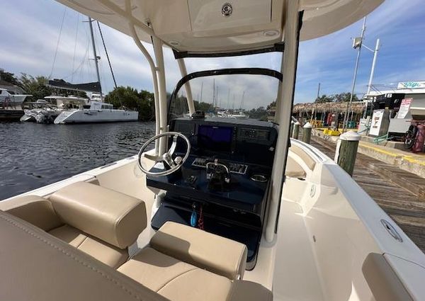 Pursuit C 260 Center Console image