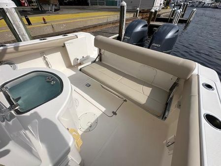 Pursuit C 260 Center Console image