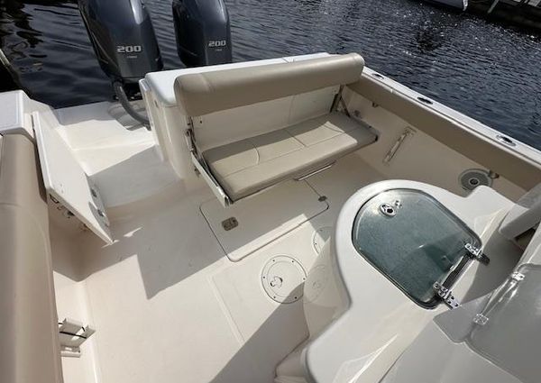 Pursuit C 260 Center Console image