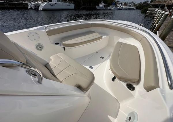 Pursuit C 260 Center Console image