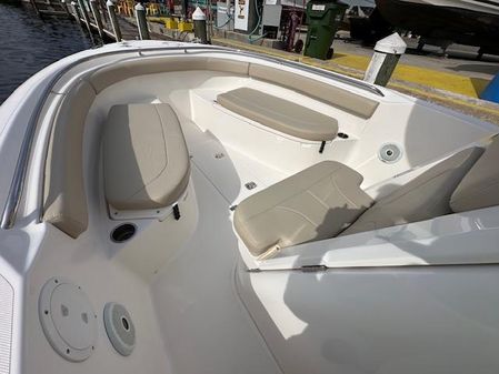 Pursuit C 260 Center Console image