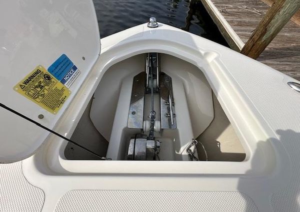 Pursuit C 260 Center Console image