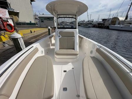 Pursuit C 260 Center Console image