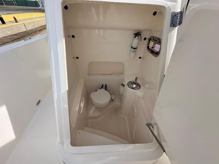 Pursuit C 260 Center Console image