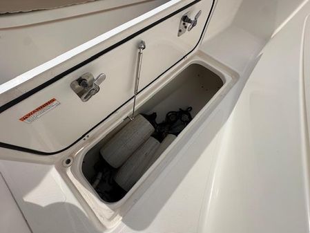 Pursuit C 260 Center Console image