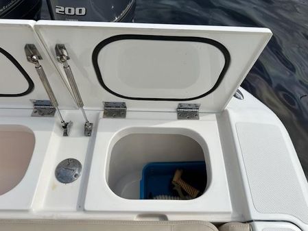 Pursuit C 260 Center Console image