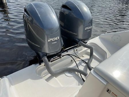 Pursuit C 260 Center Console image