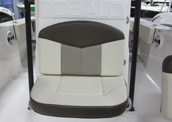 Robalo R202-EXPLORER image
