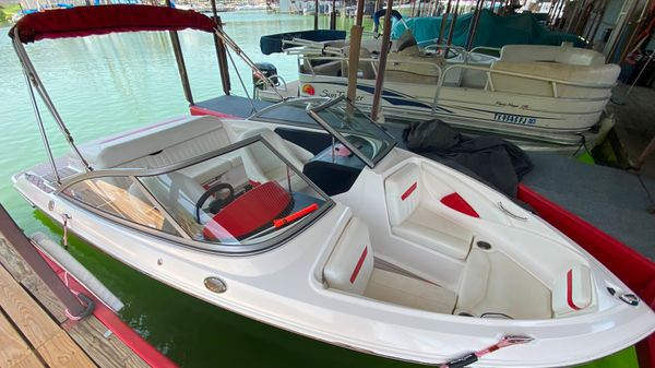 Regal 1900 ES Bowrider