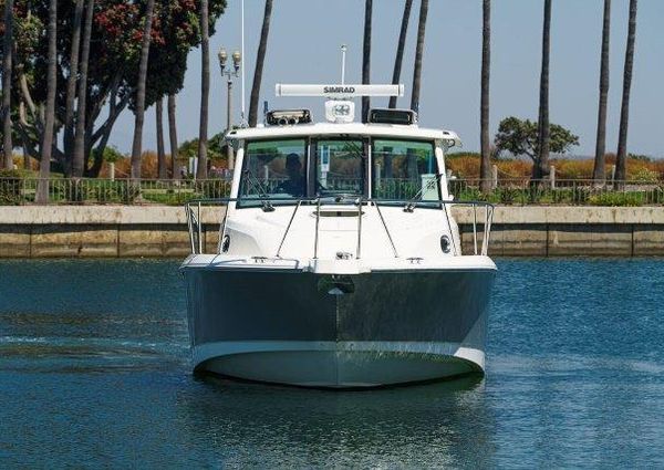 Boston Whaler 345 Conquest image