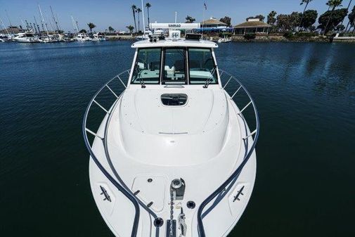 Boston Whaler 345 Conquest image