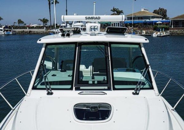 Boston Whaler 345 Conquest image