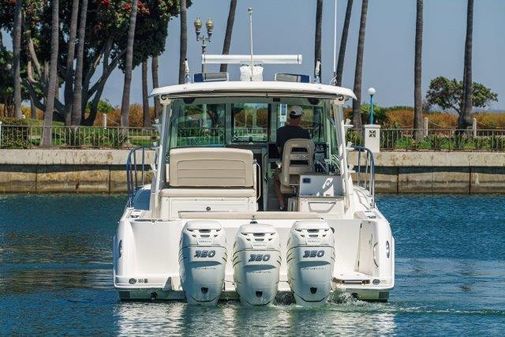 Boston Whaler 345 Conquest image