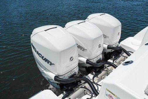 Boston Whaler 345 Conquest image